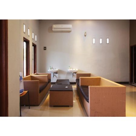 Oyo Life 2273 Pratama Homestay Bandar Lampung Exterior foto