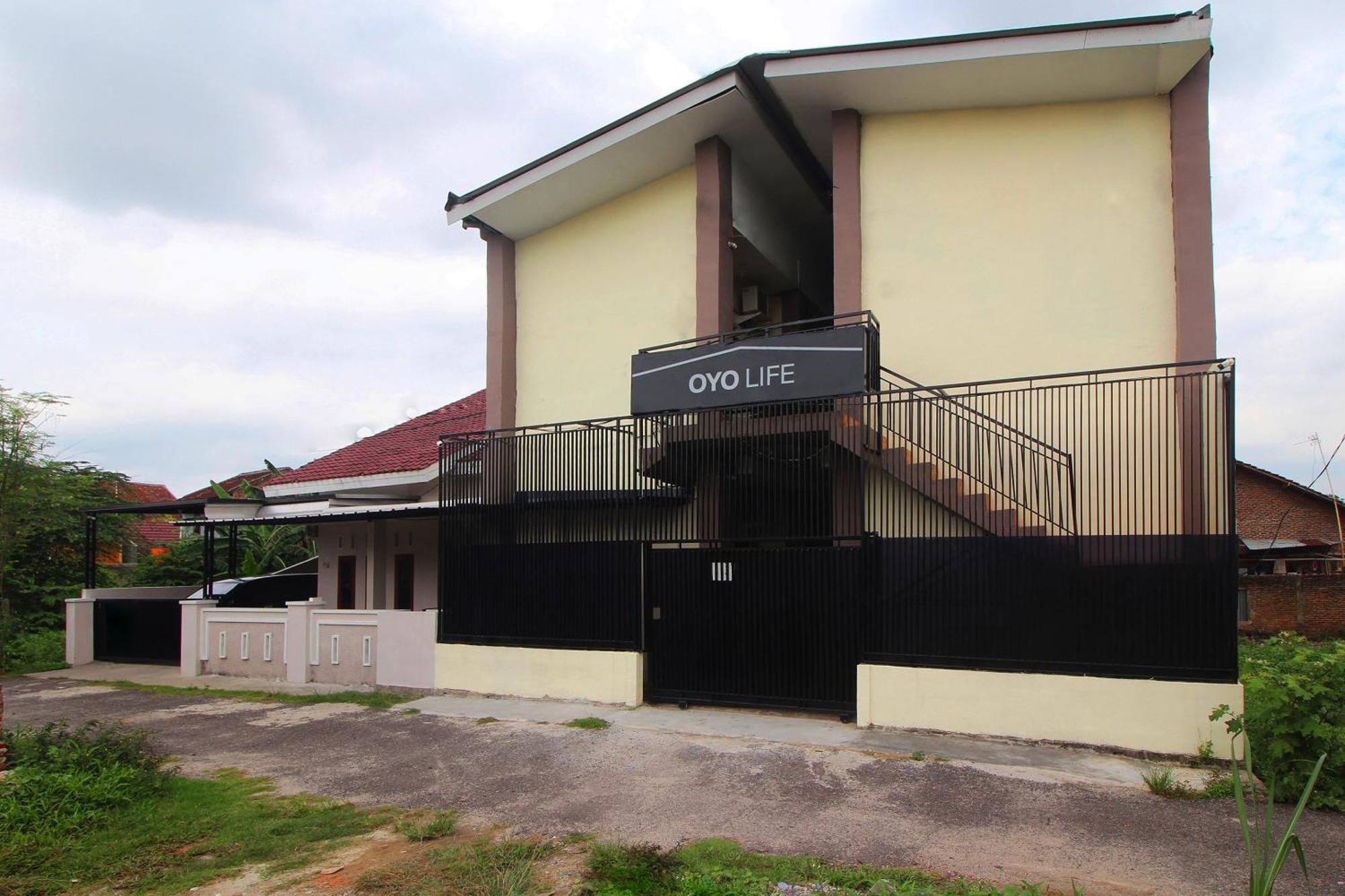 Oyo Life 2273 Pratama Homestay Bandar Lampung Exterior foto
